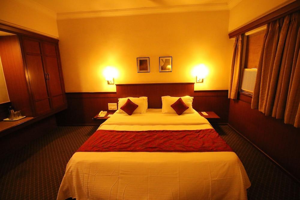 Hotel Skylon Ahmedabad Exterior photo